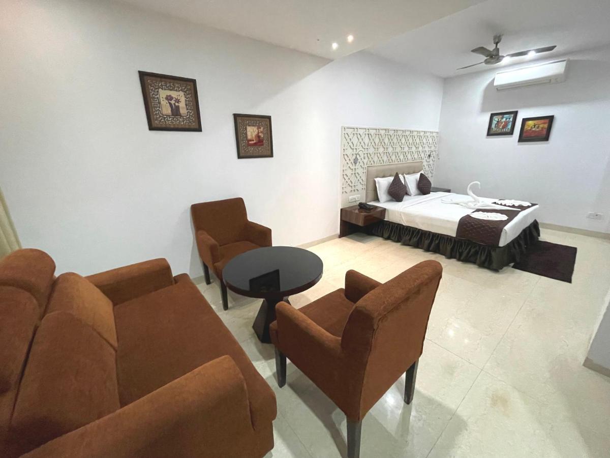 Hotel Goa Continental Arpora Exterior photo