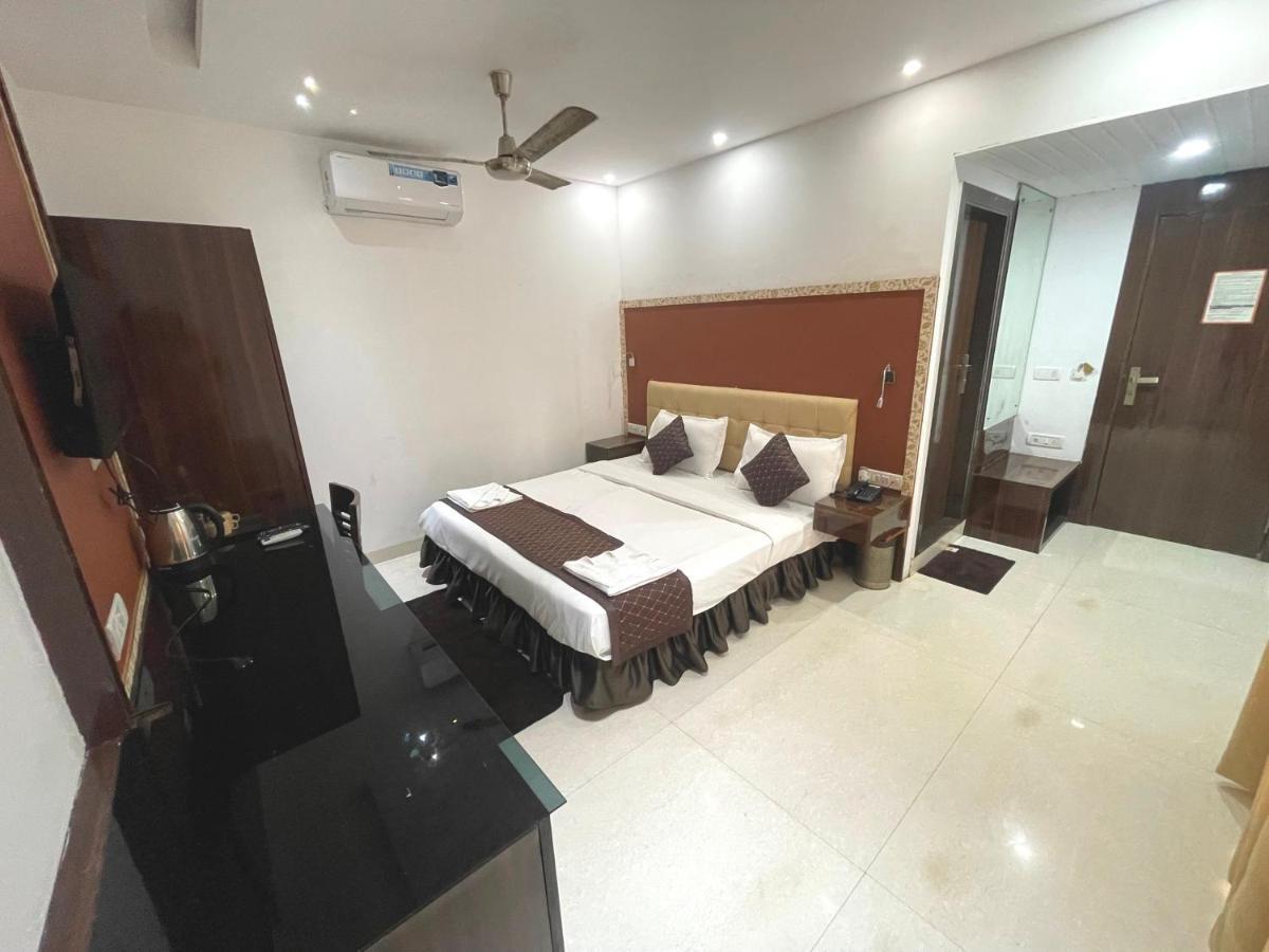 Hotel Goa Continental Arpora Exterior photo