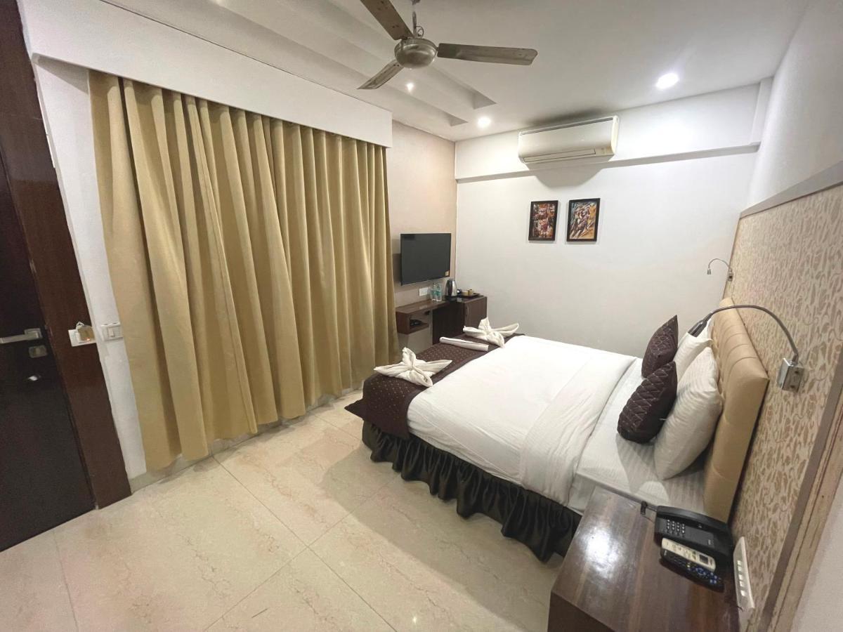 Hotel Goa Continental Arpora Exterior photo
