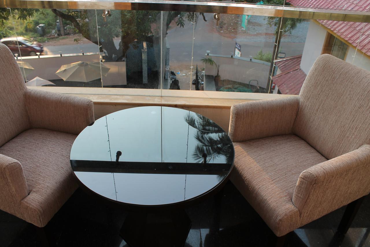 Hotel Goa Continental Arpora Exterior photo