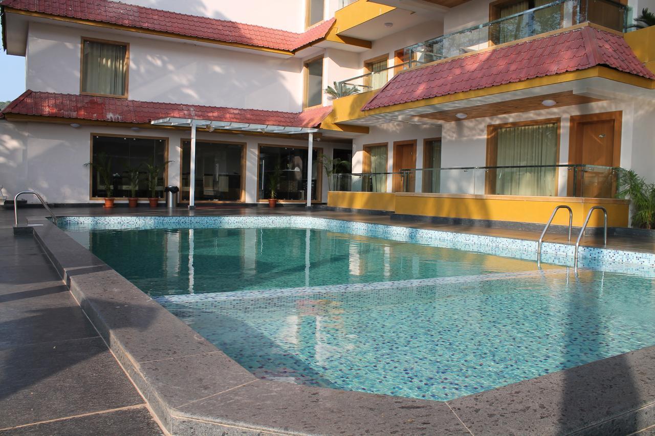 Hotel Goa Continental Arpora Exterior photo